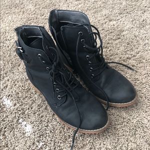 Tucker & Tate Girls Size 3 boots